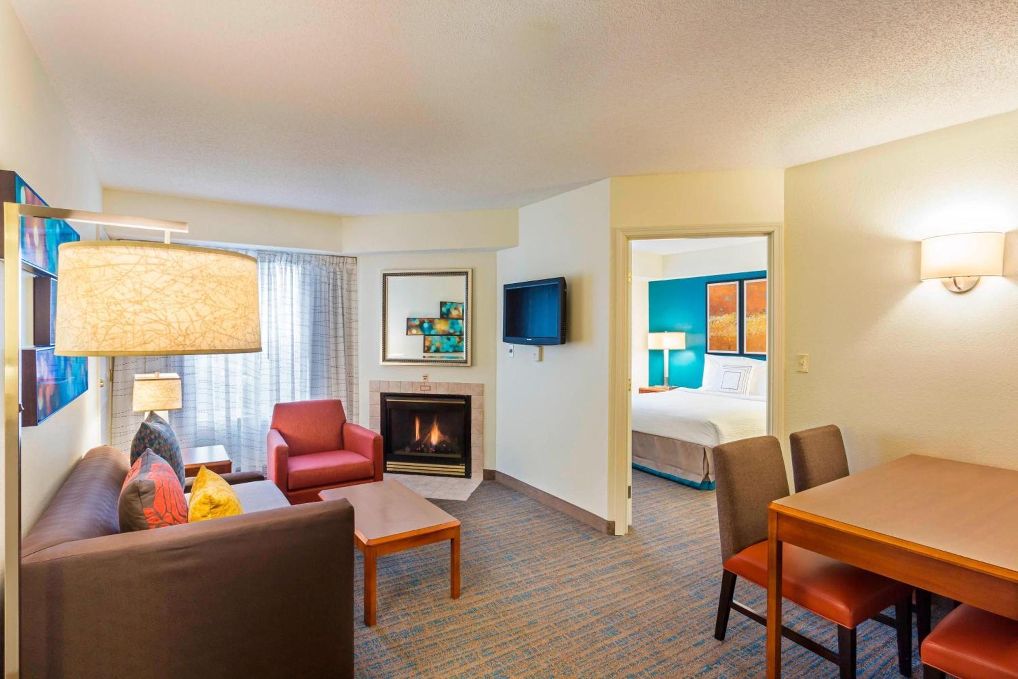 Two-Bedroom Suite,1636746717:JPEG